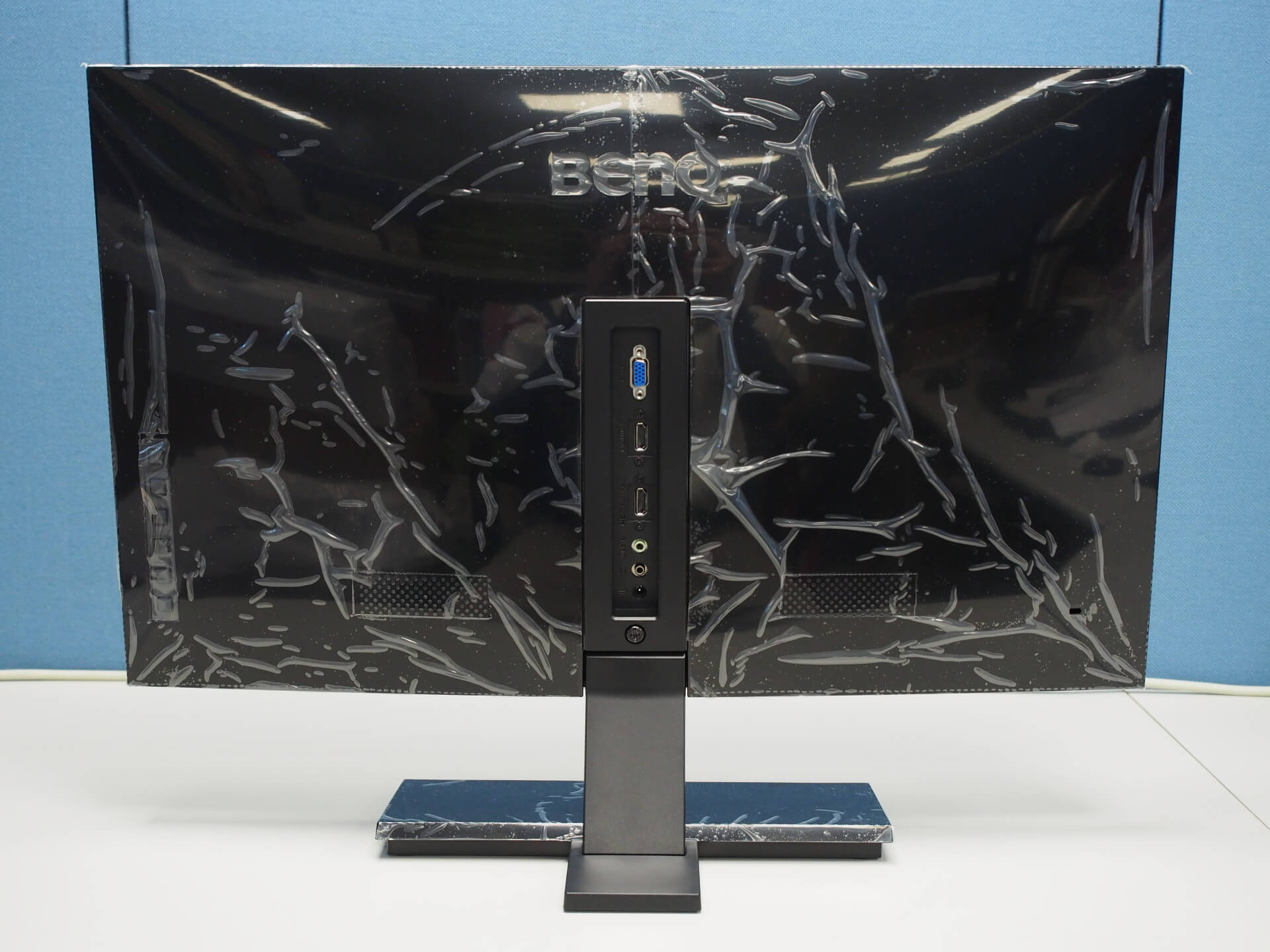 BENQ EW2750ZL 螢幕背面