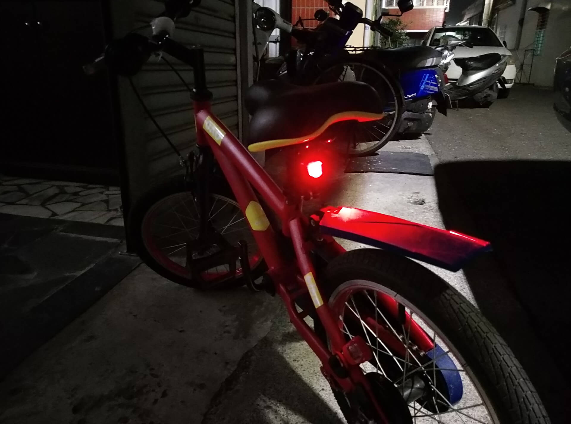 自行車 LED 尾燈