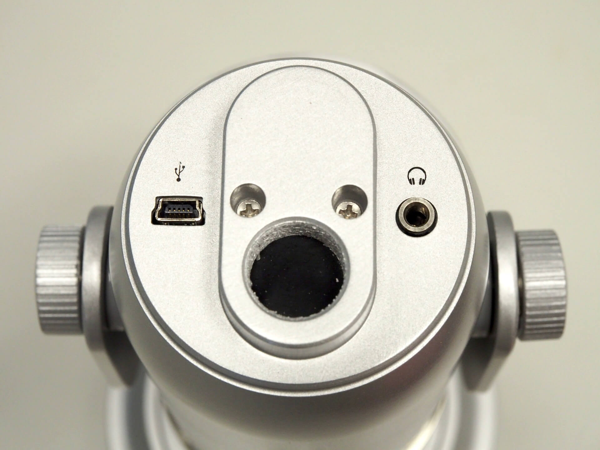 Blue Yeti USB 電容式麥克風音源輸出插座