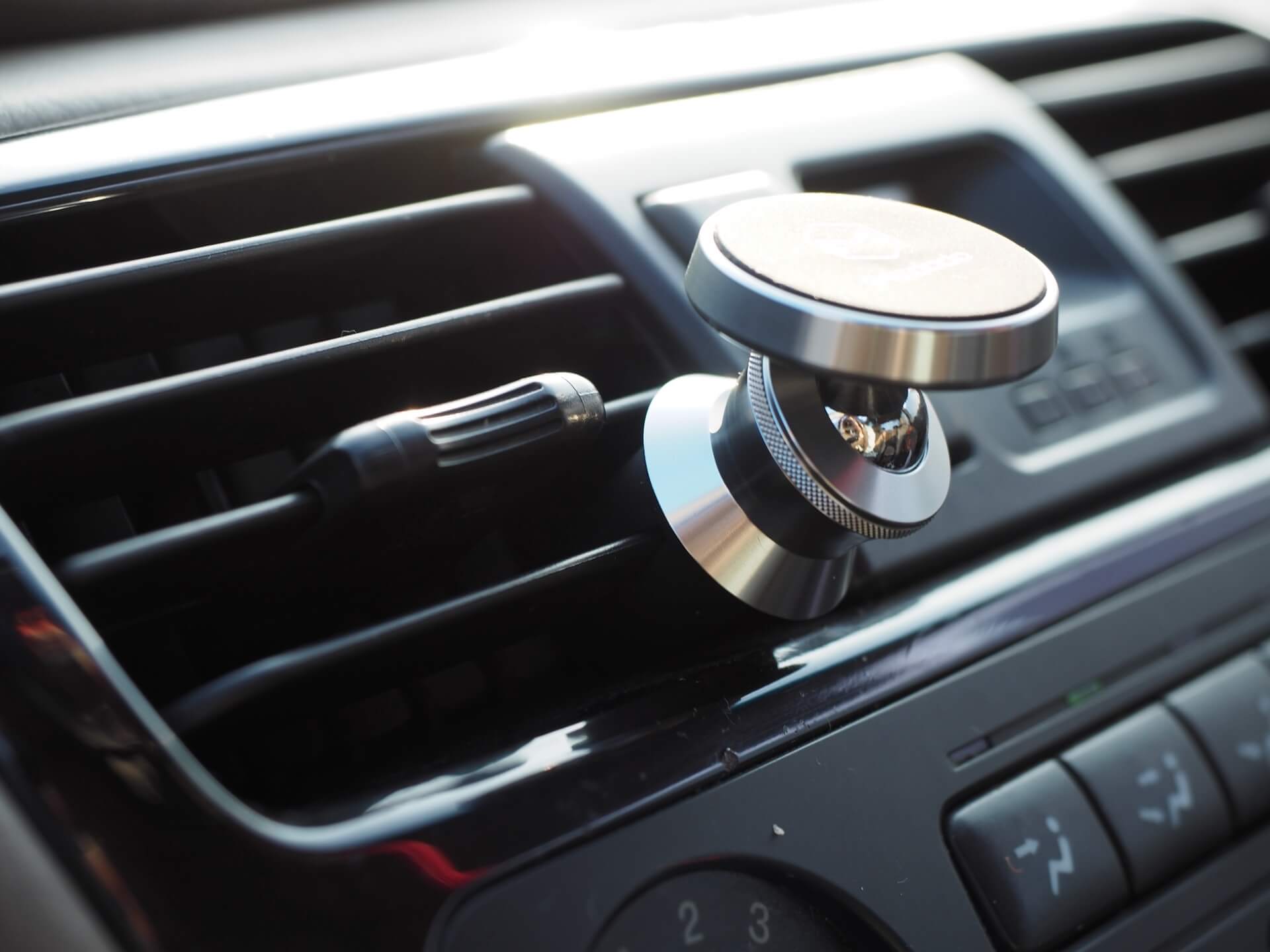 Mcdodo 麥多多車用冷氣出風口磁吸手機架