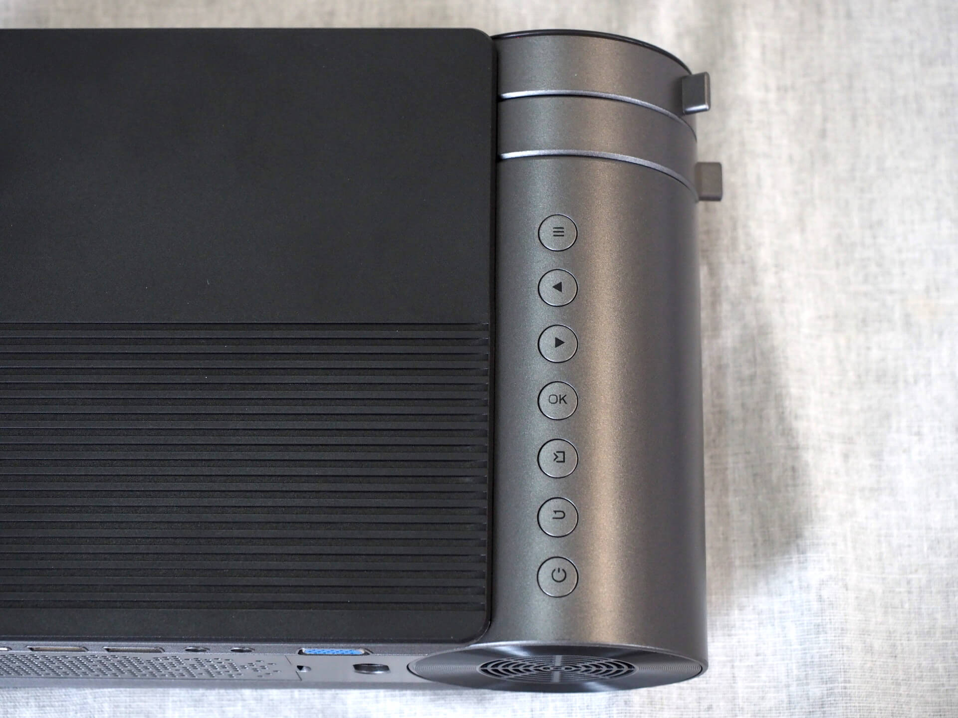 微米 M400 微型投影機