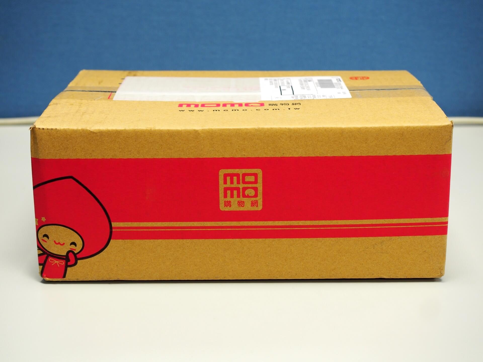momo 購物外箱