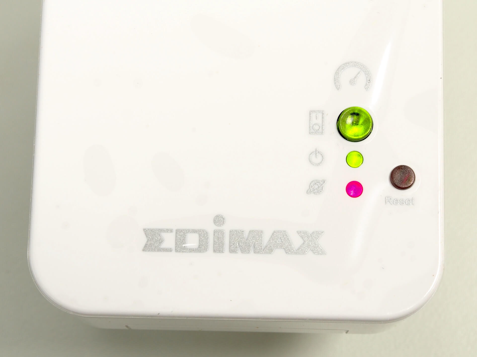 Edimax SP-2101W 智慧電能管家指示燈