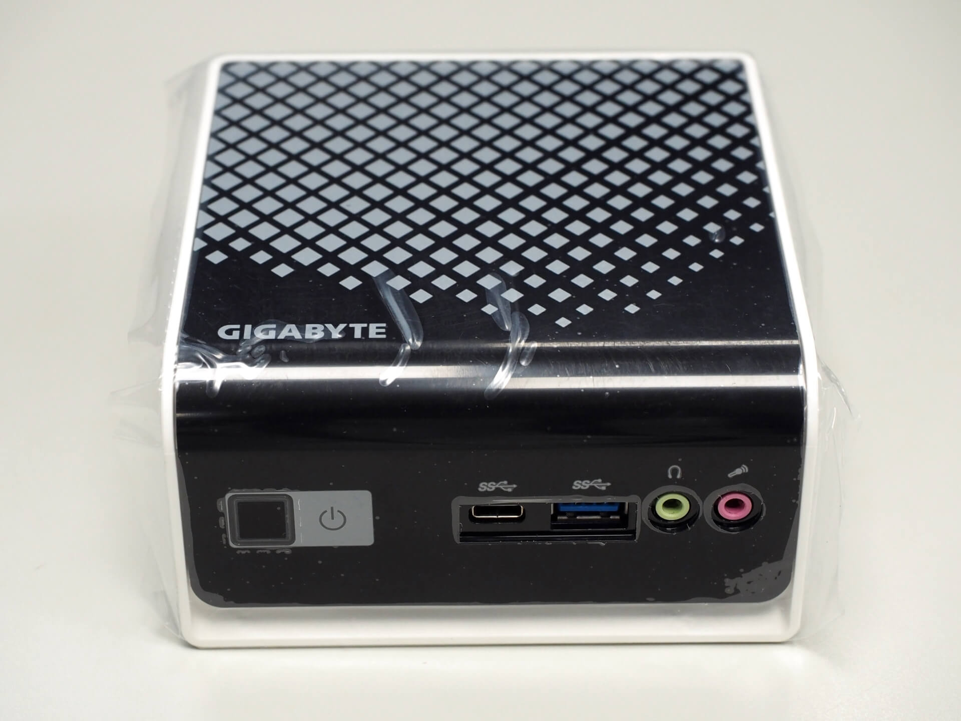 技嘉 BRIX GB-BLCE-4105C 迷你準系統電腦