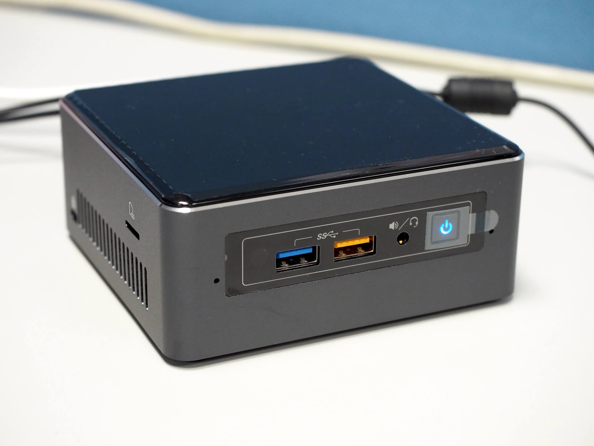 Intel NUC7i3BNH 超迷你個人電腦