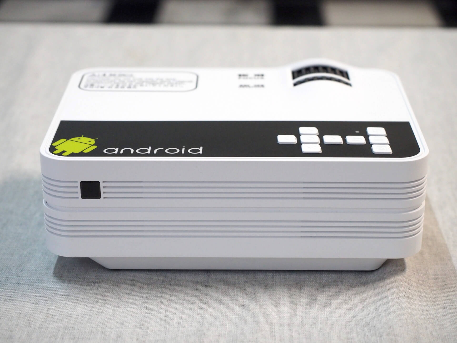 IS 愛思 P55 170 吋安卓智慧投影機