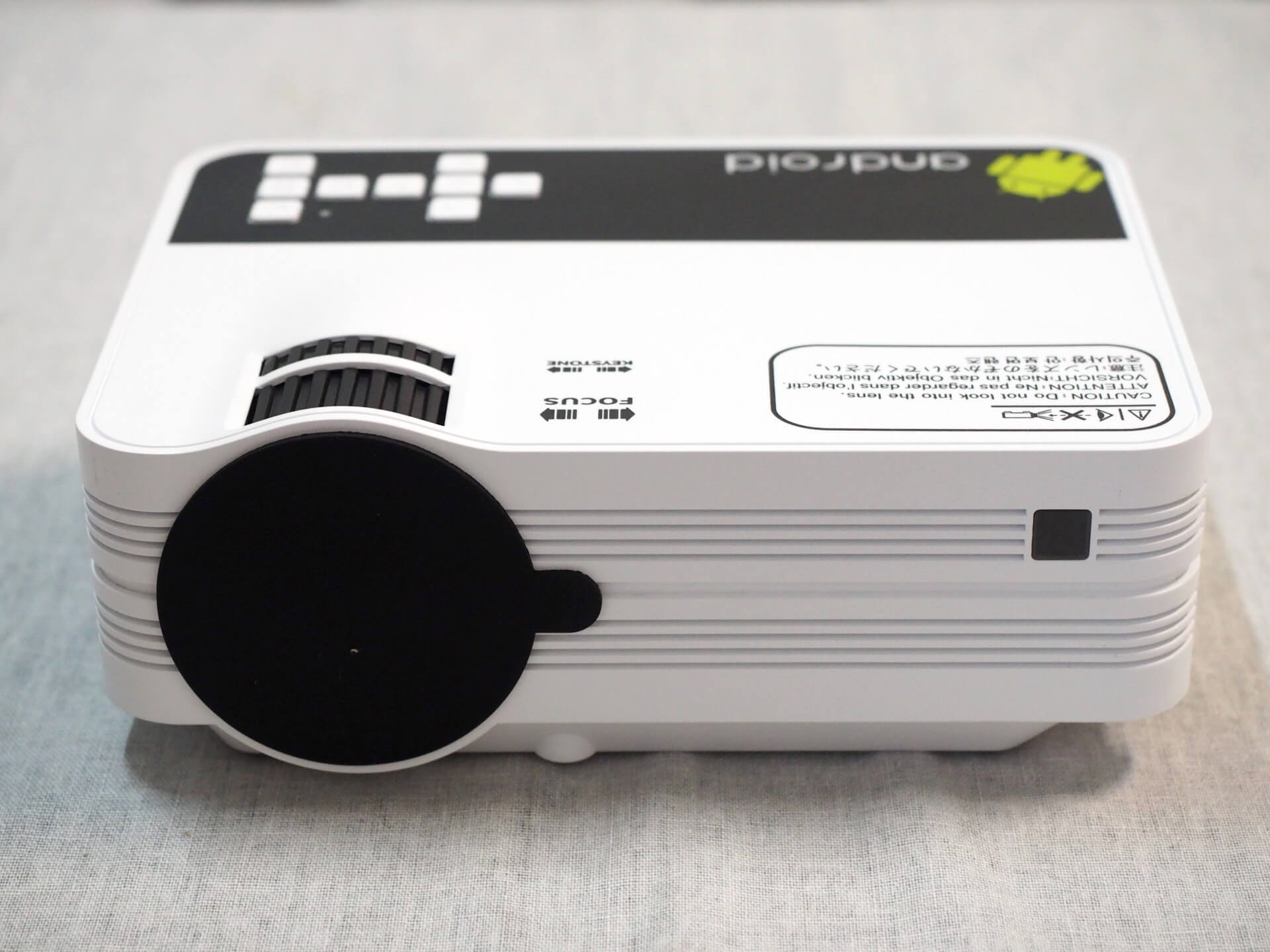 IS 愛思 P55 170 吋安卓智慧投影機