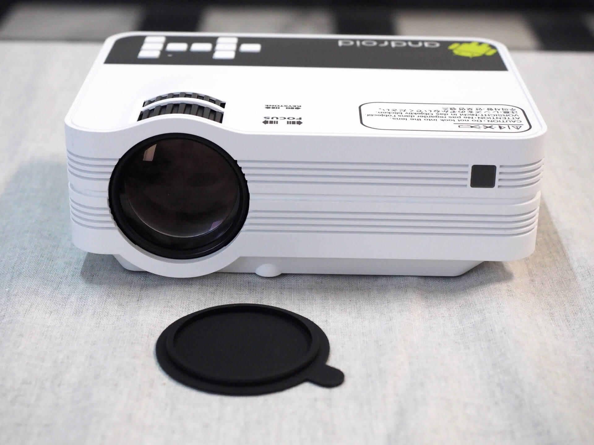 IS 愛思 P55 170 吋安卓智慧投影機