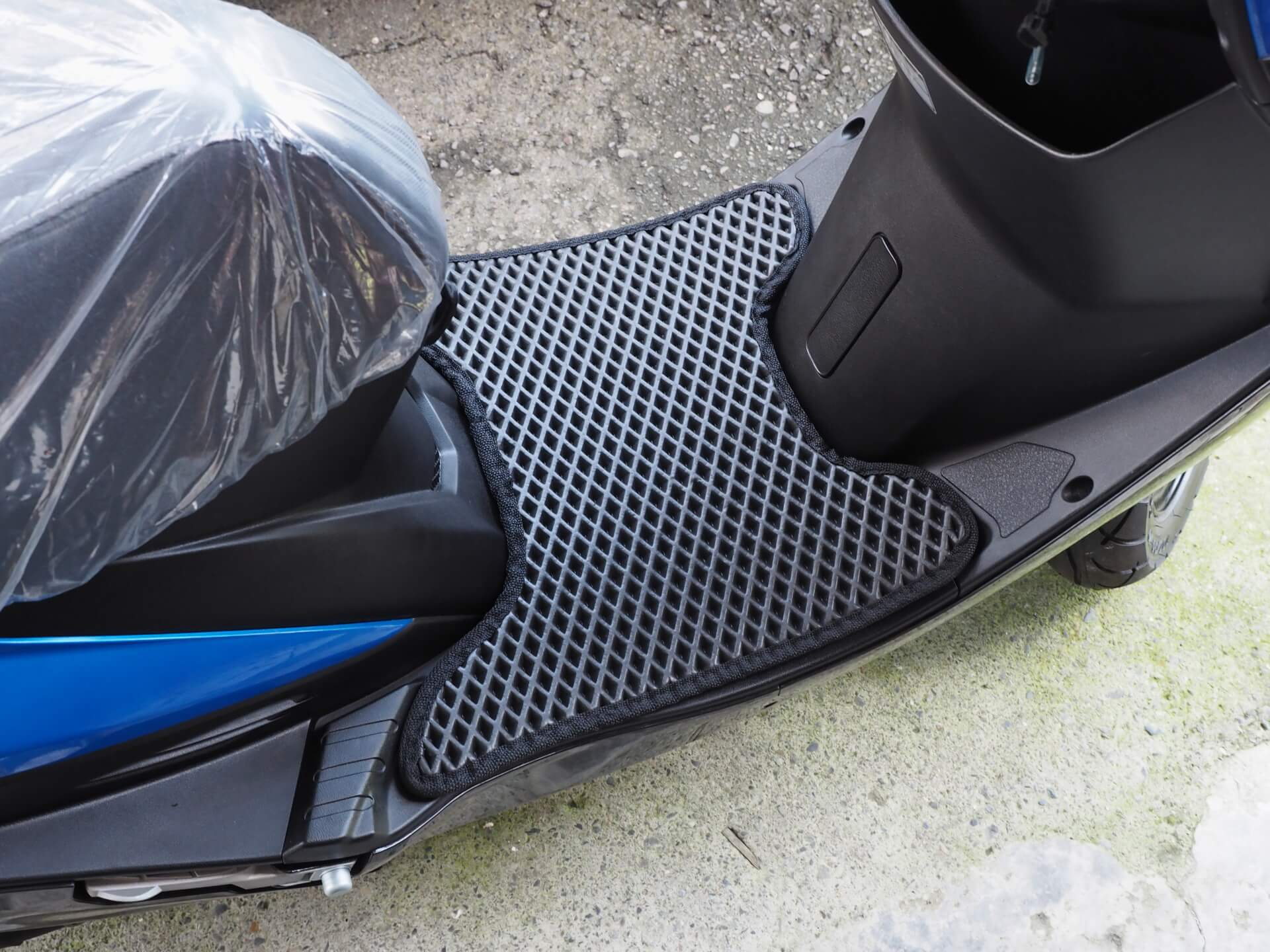 光陽 KYMCO GP 125 鼓剎機車腳踏墊