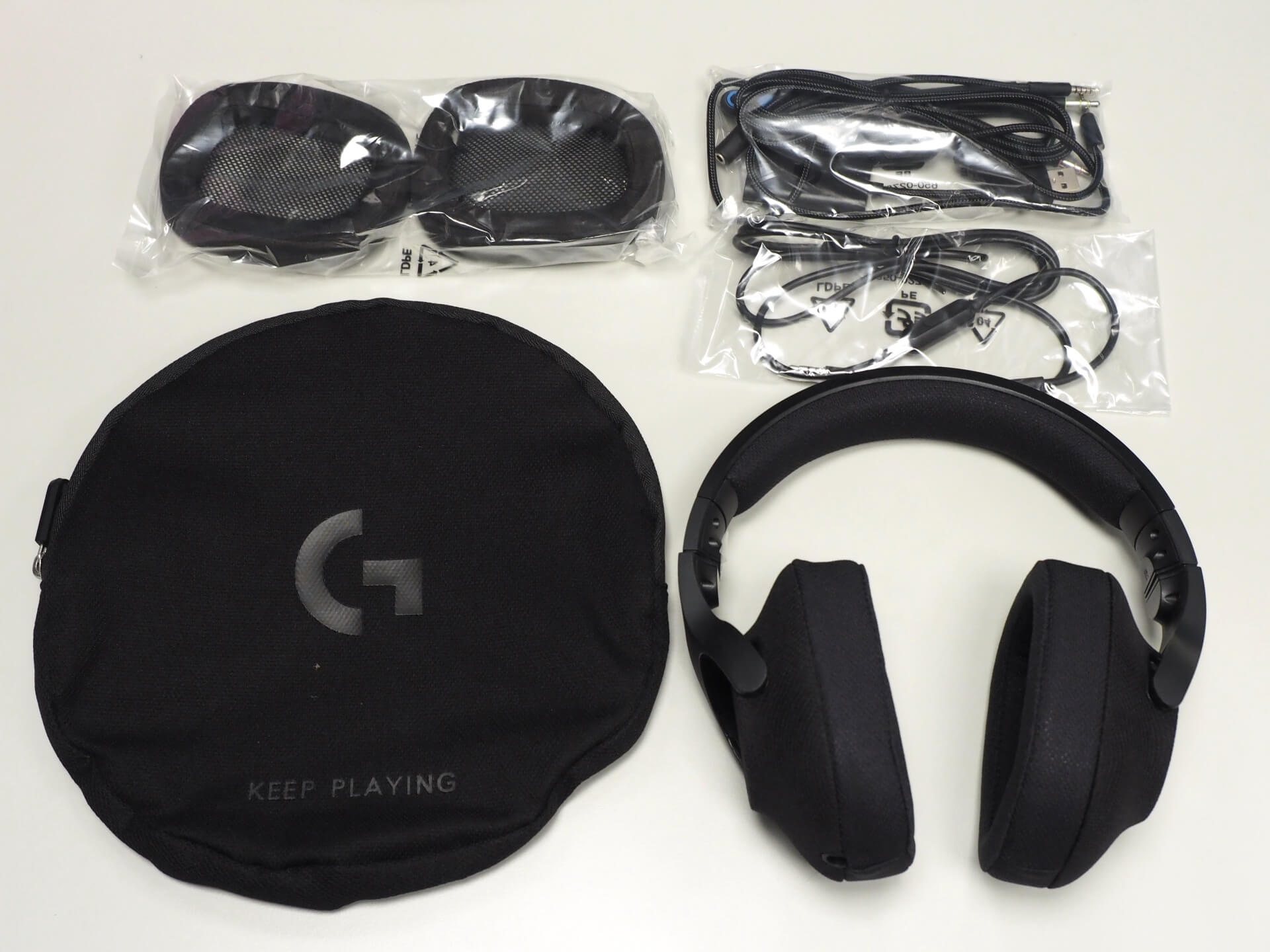 羅技 G433 耳機與所有配件