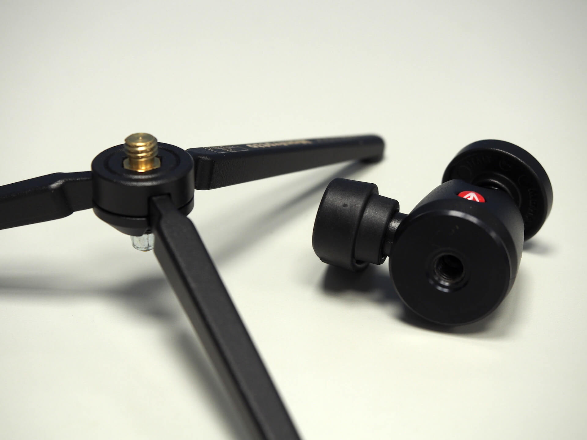 manfrotto-209-492-long-tripod-11