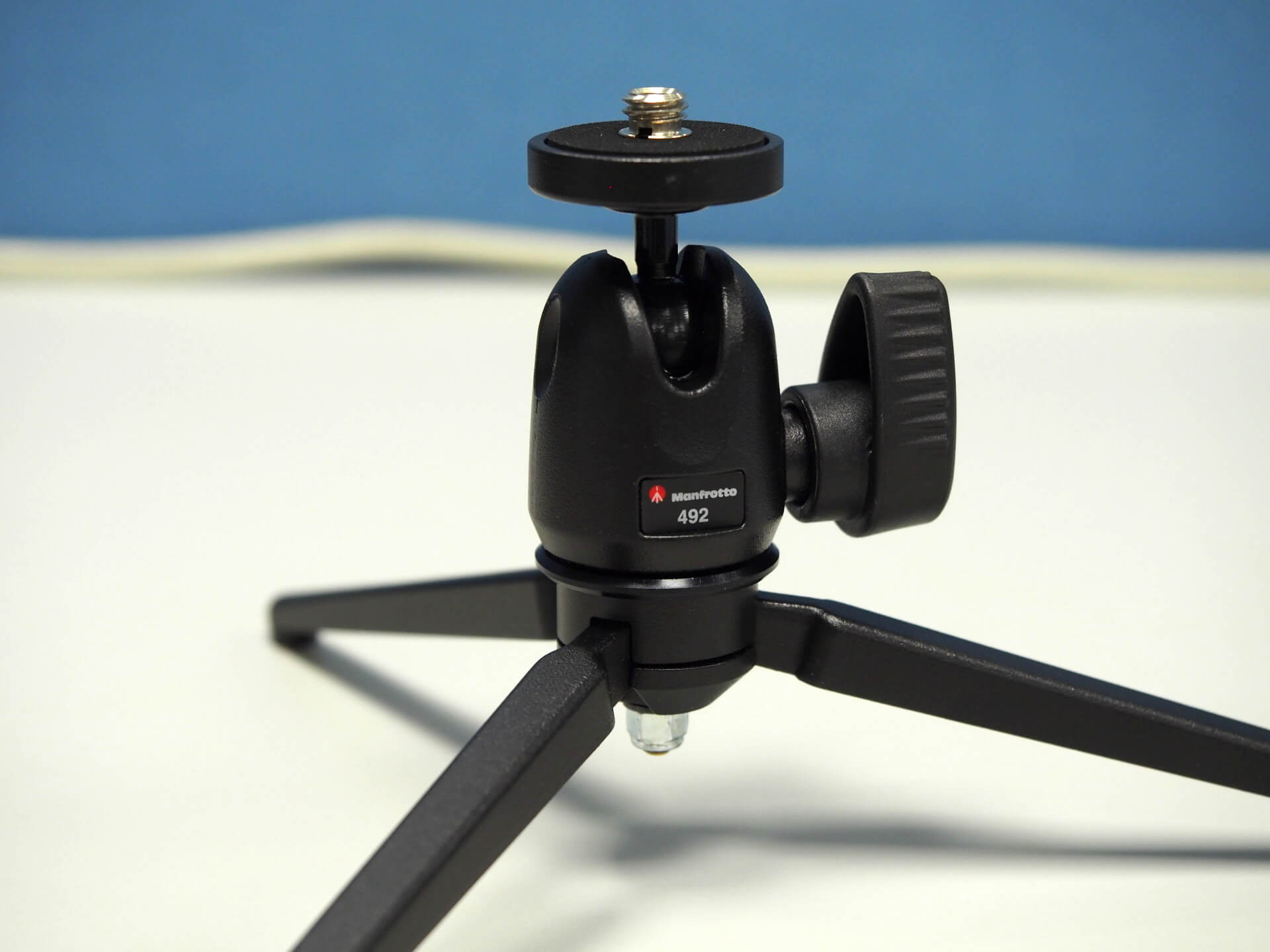 manfrotto-209-492-long-tripod-8