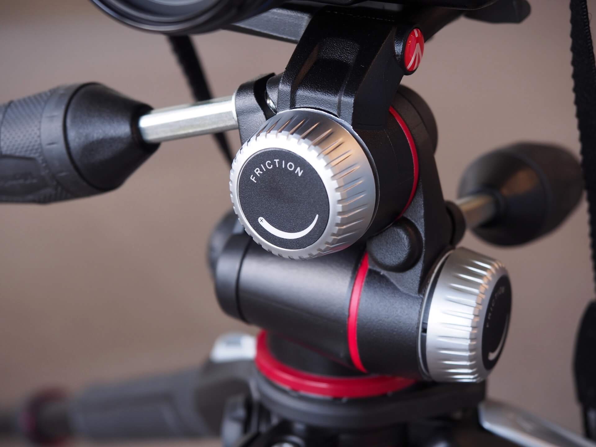 Manfrotto 190T 腳架與 MHXPRO-3W 雲台