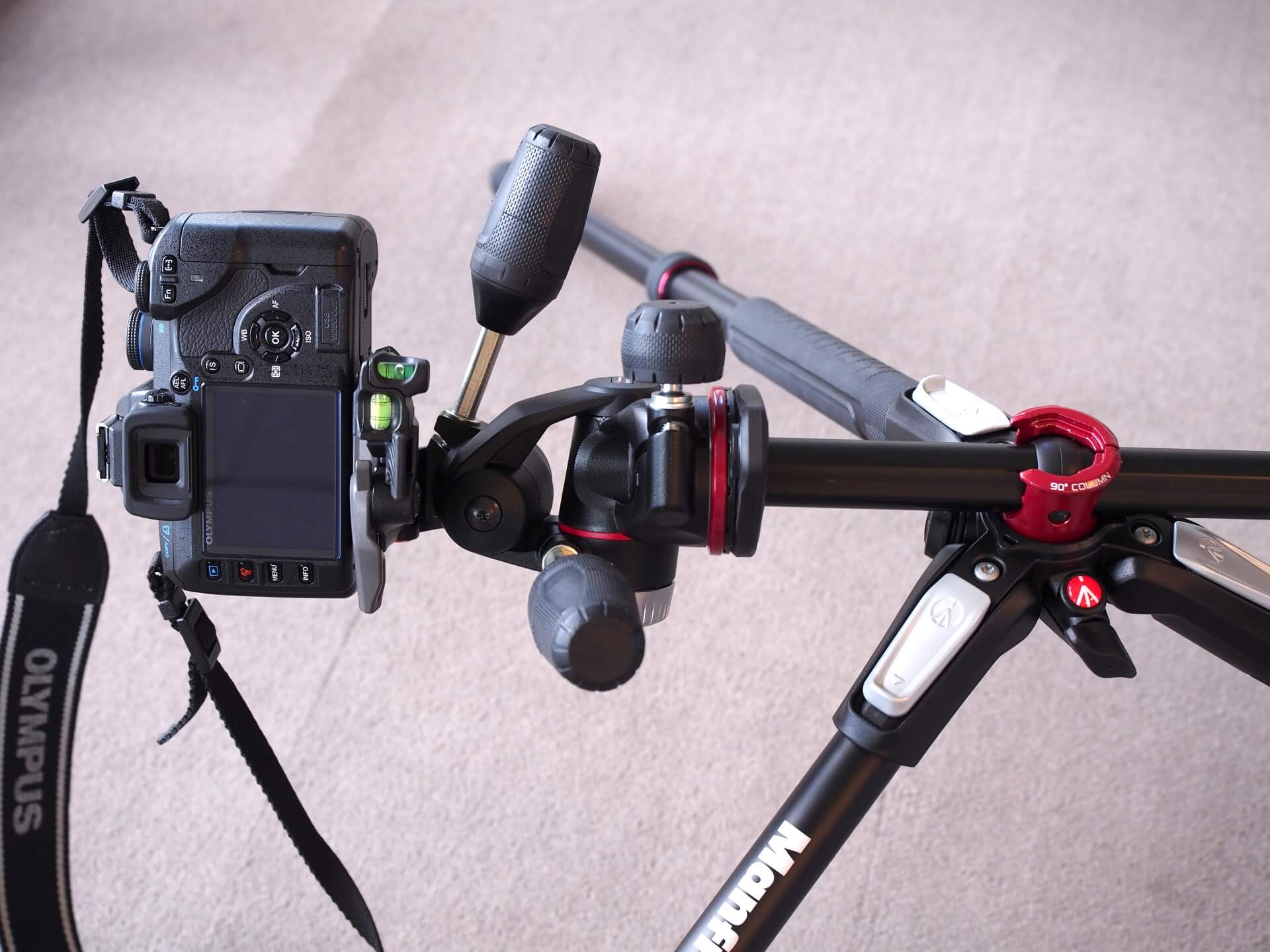 Manfrotto 190T 腳架與 MHXPRO-3W 雲台