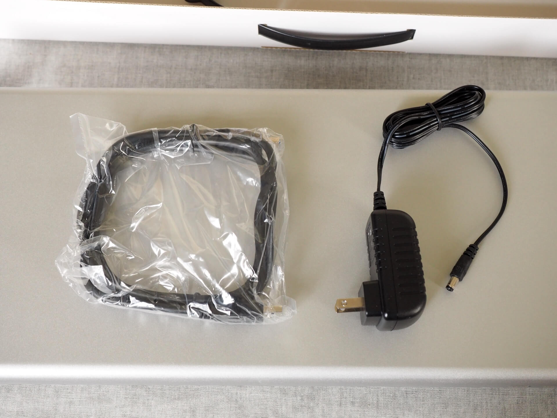 USB 傳輸線、電源供應器