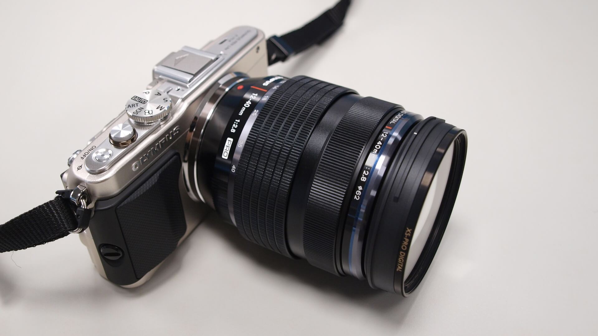 Olympus M.ZD 12-40mm F2.8 Pro 變焦鏡頭與 E-PL6 機身