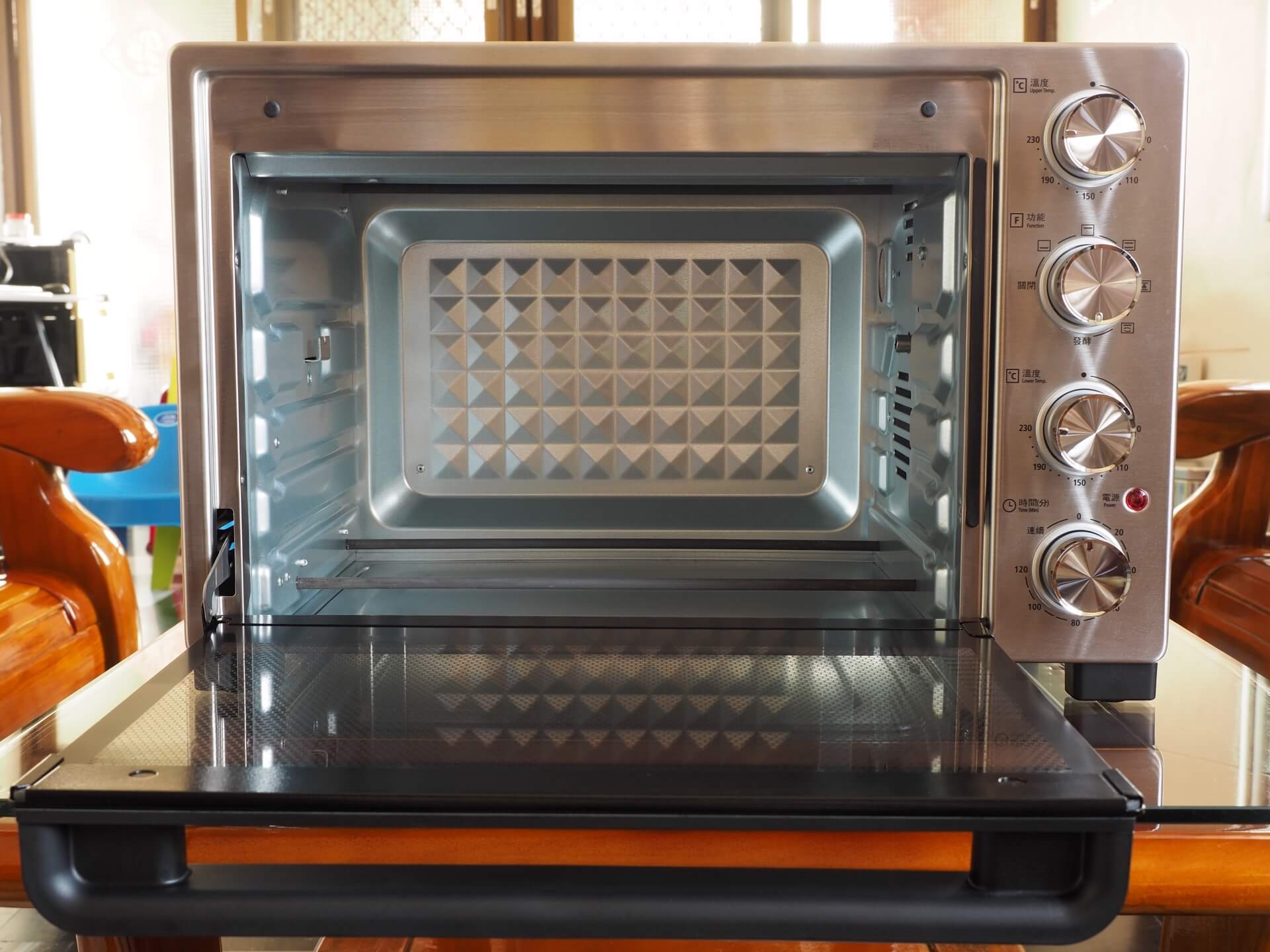 烤箱內部