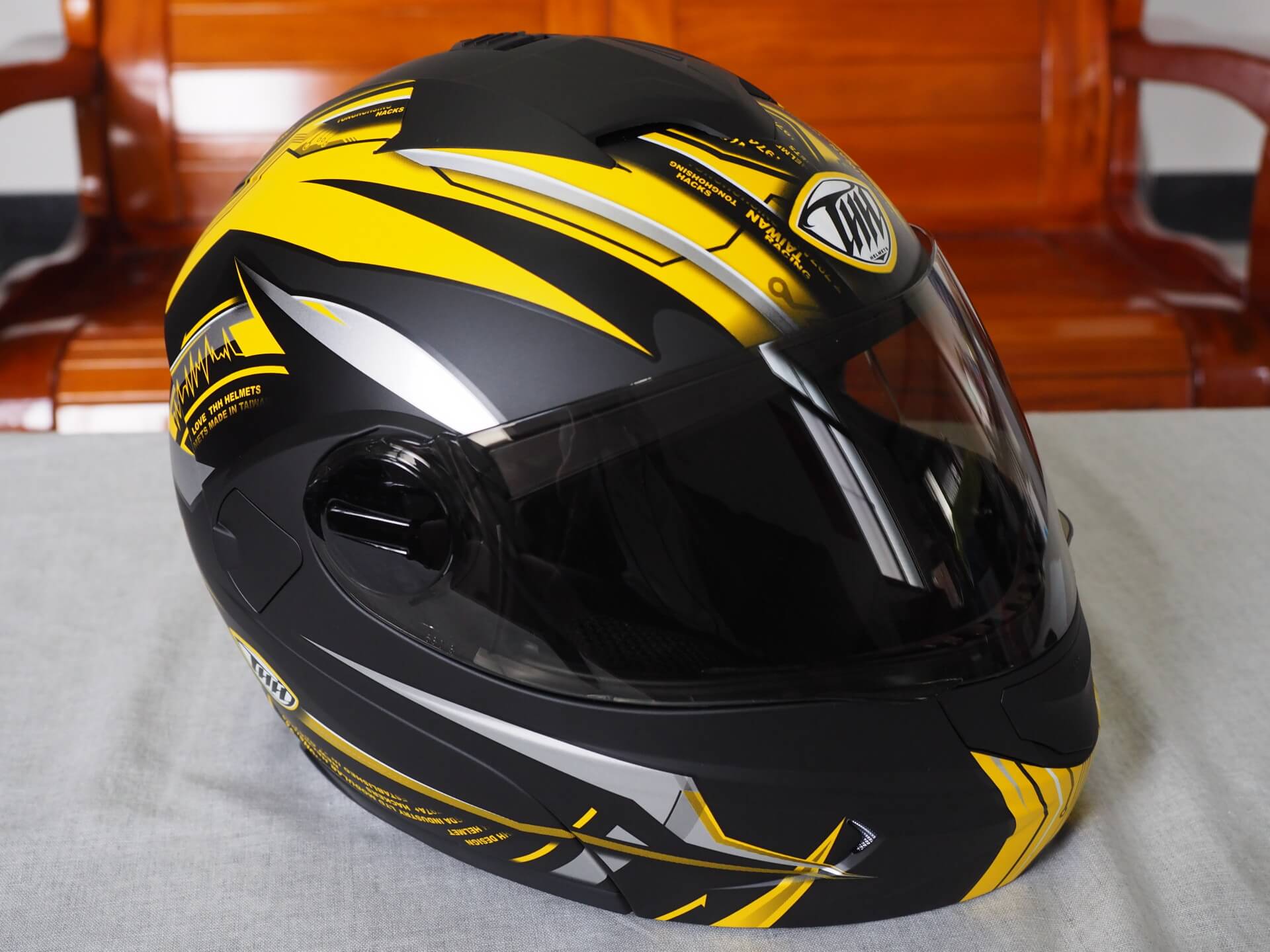 THH T-797A+ 安全帽