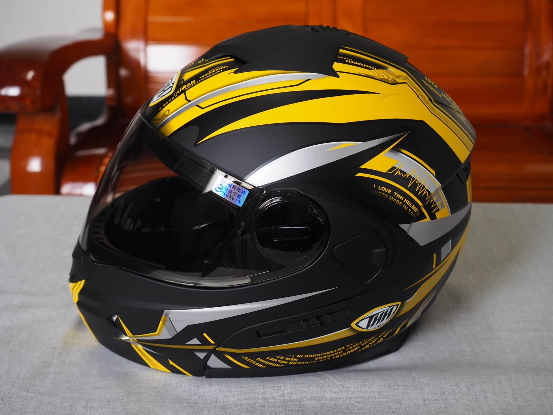 THH T-797A+ 安全帽