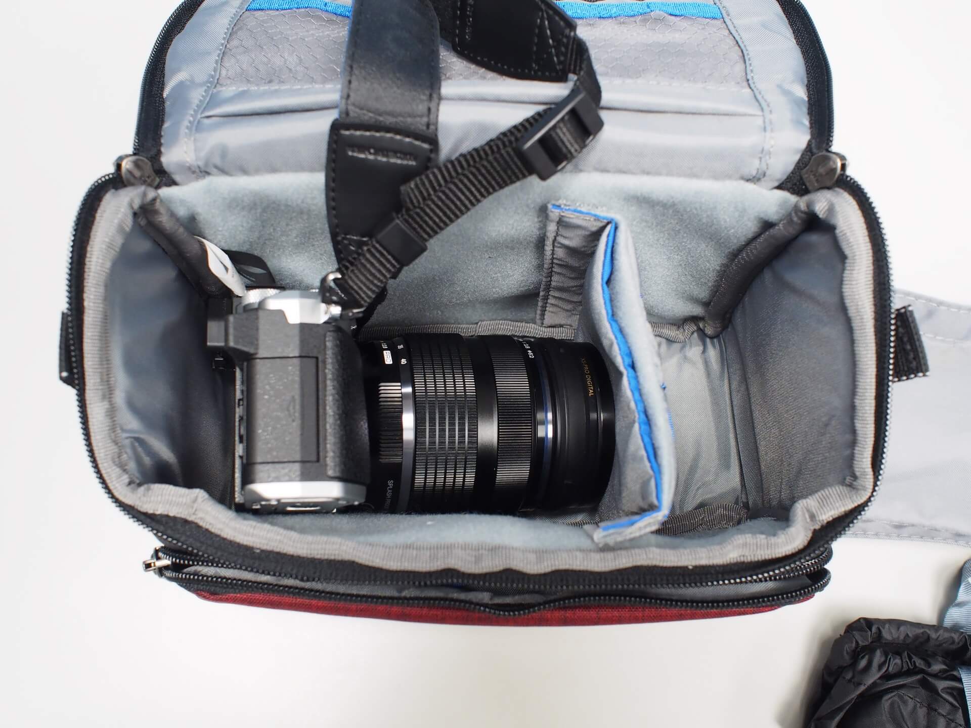 放入 Olympus OM-D E-M5 Mark II 接 12-40mm F2.8 Pro 鏡頭