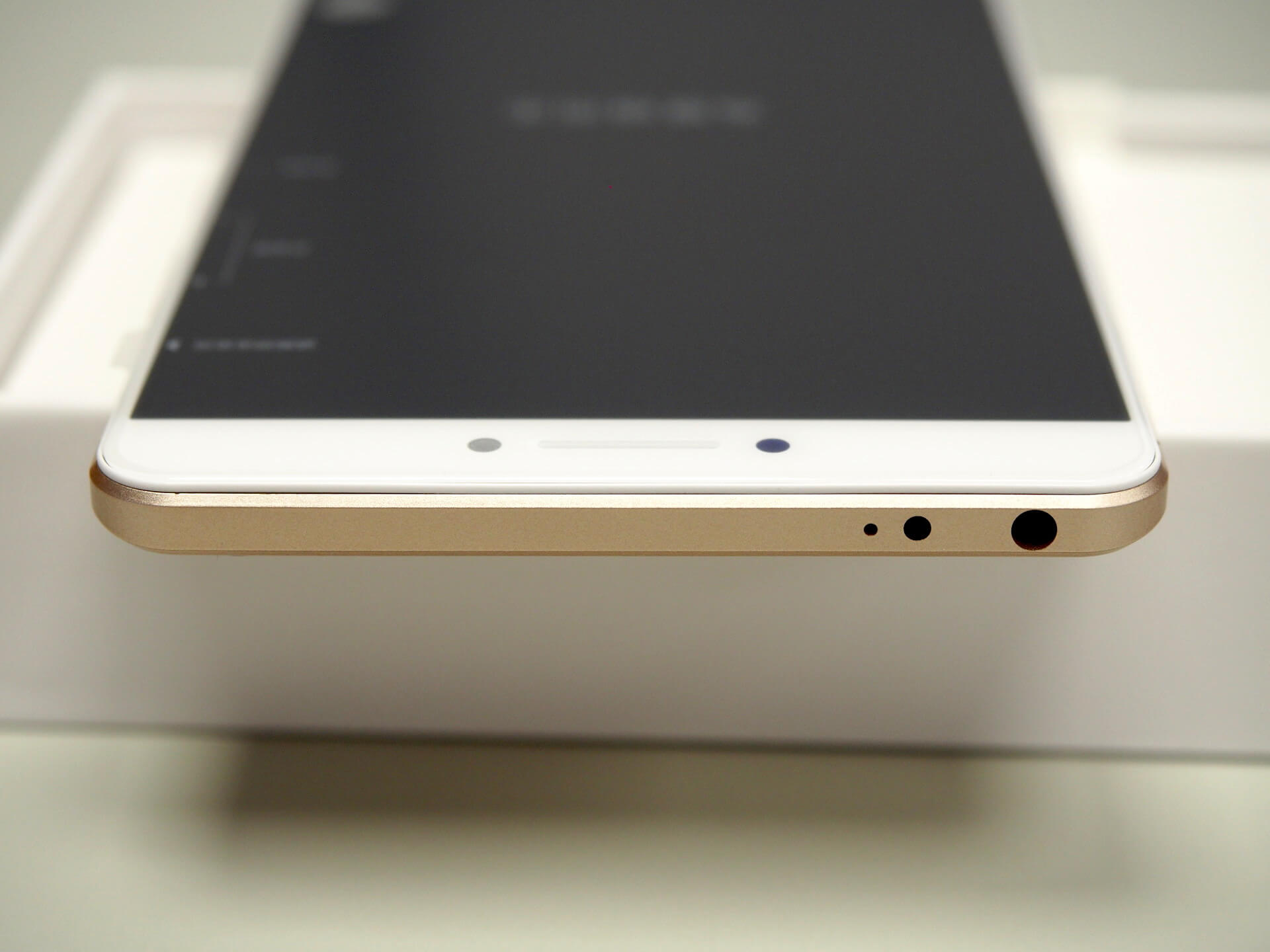 耳機插孔與紅外線遙控器