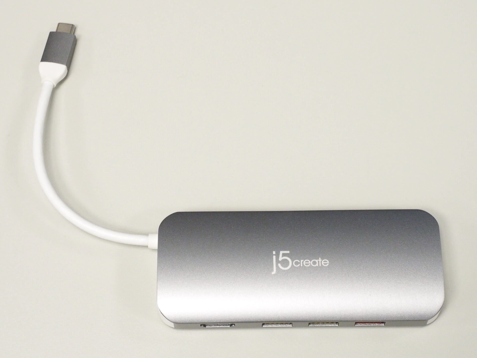 [開箱] j5create USB Type-C 10 合 1 擴充基座 JCD384 - G. T. Wang