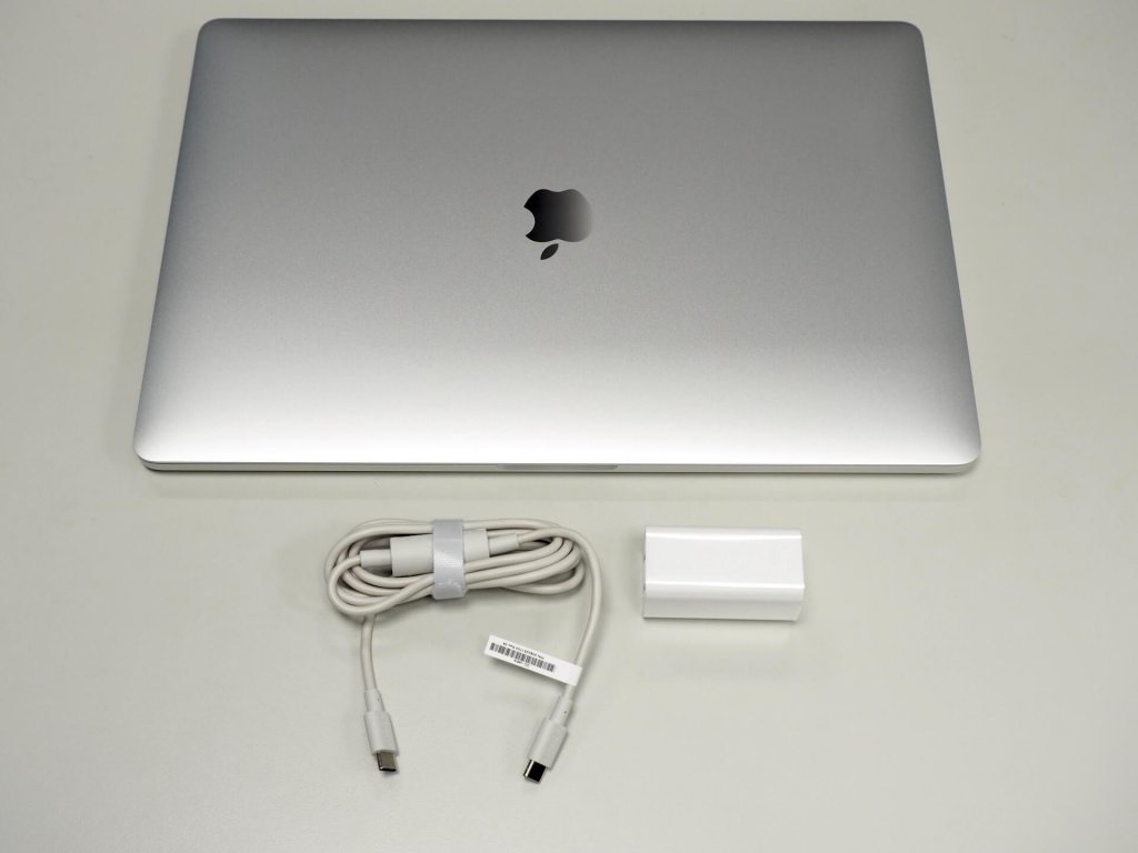 Innergie PowerGear 60C 充電器與 MacBook Pro