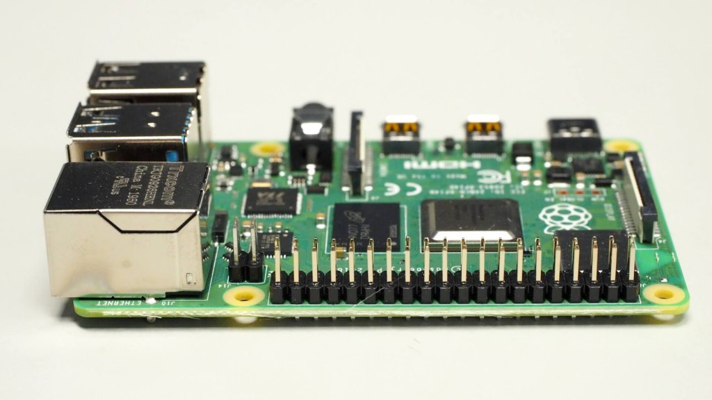 樹莓派 Raspberry Pi 4 Model B 4GB RAM 側面