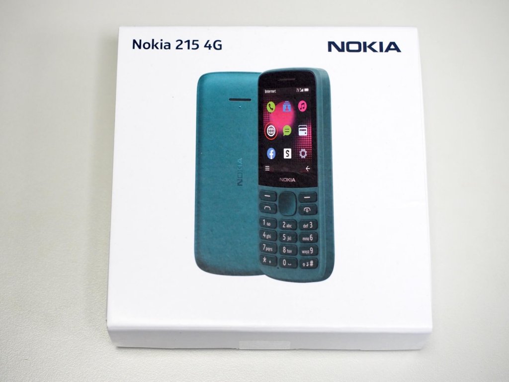 Nokia 215 4G 手機外盒