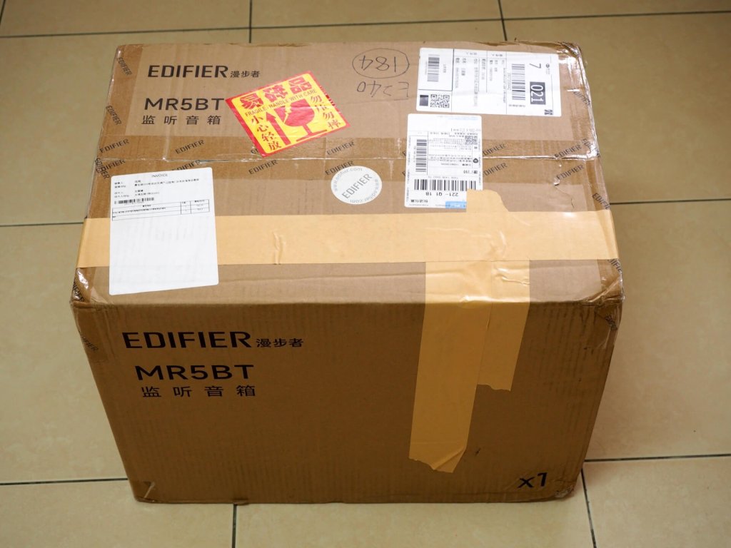 漫步者 Edifier MR5BT 專業監聽喇叭外箱